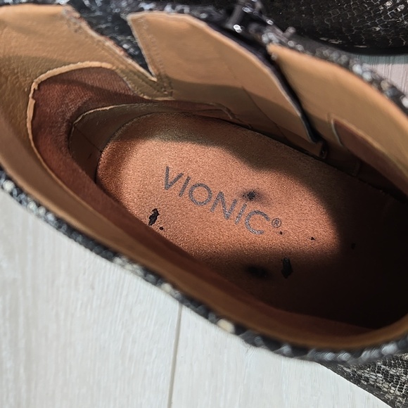 Vionic Women Kamryn Snake Print Leather Animal print Heels Boots shoes sz 8.5 - Picture 7 of 14